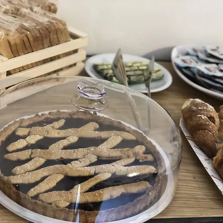 Il Giardino Della Regina Frühstückspension