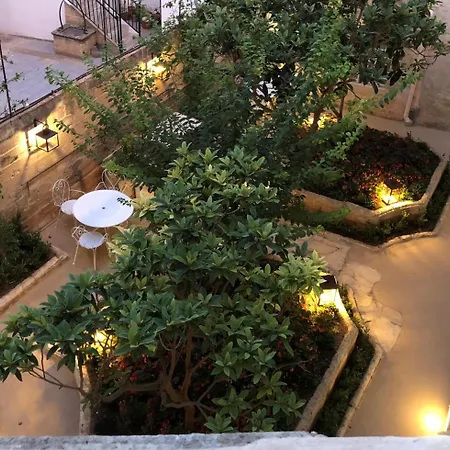 Il Giardino Della Regina