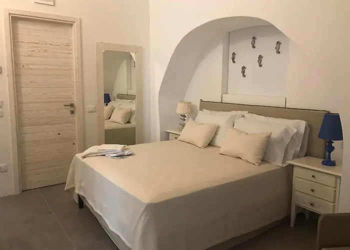 Il Giardino Della Regina Couette-café 3*