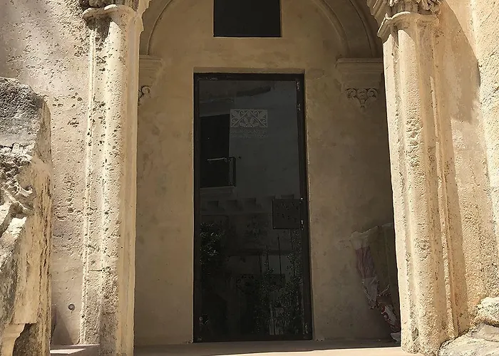 Il Giardino Della Regina Couette-café 3*