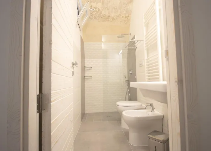 Il Giardino Della Regina Couette-café 3*