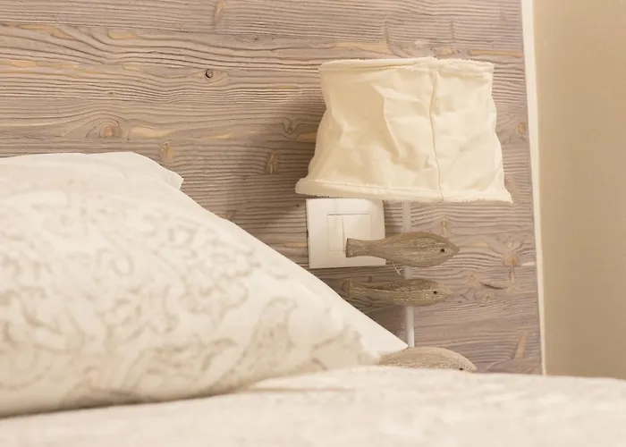 Il Giardino Della Regina Couette-café 3*