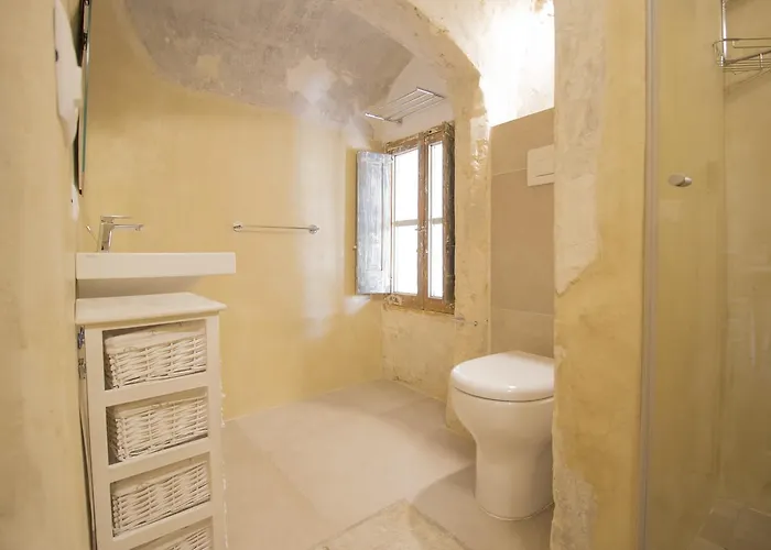 Il Giardino Della Regina Couette-café 3*